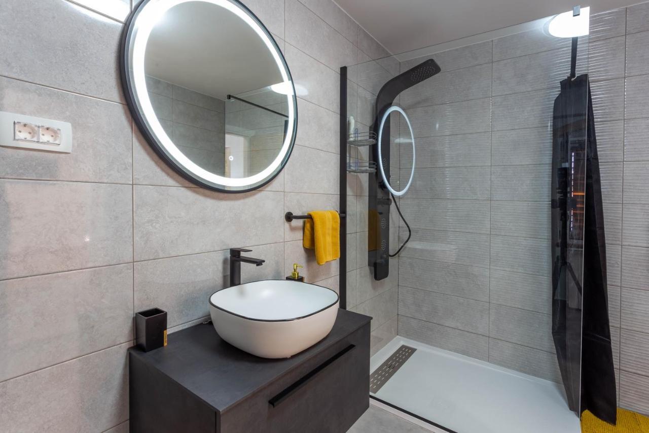 Deluxe Dreamy Room In The Center Of Hvar With Sea View Хвар Экстерьер фото